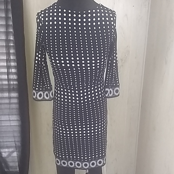 White House Black label bell sleeve dress - Picture 3 of 8